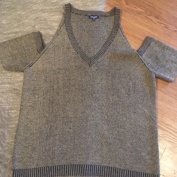 Splendid cold shoulder sweater size large - Picture 6 of 6